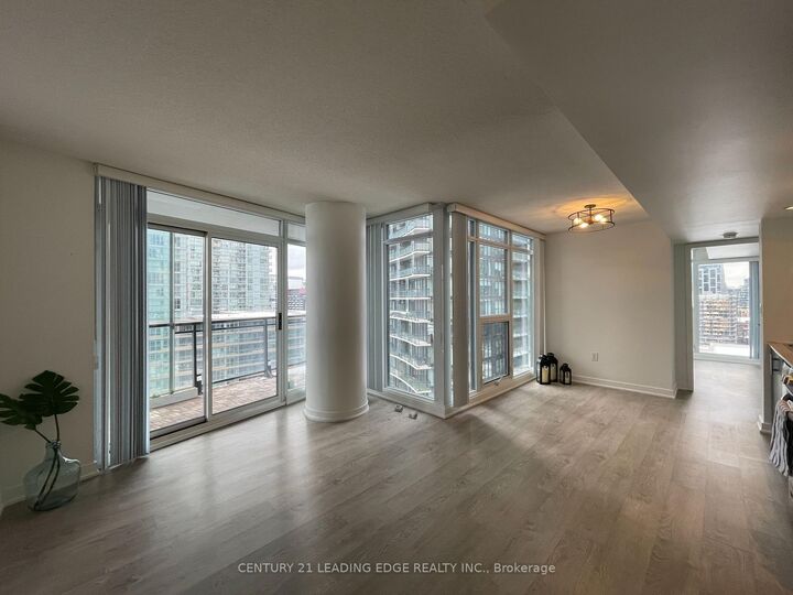 Property Photo:  8 Telegram Mews 1209  ON M5V 3Z5 