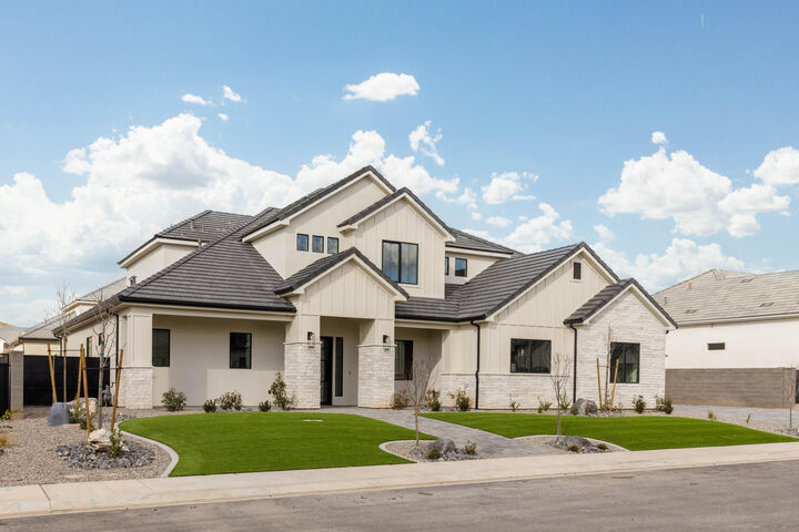 Property Photo:  5290 W 2040 S  UT 84737 