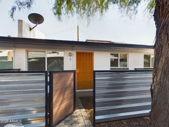 Property Photo:  3016 N 37 Street  AZ 85018 