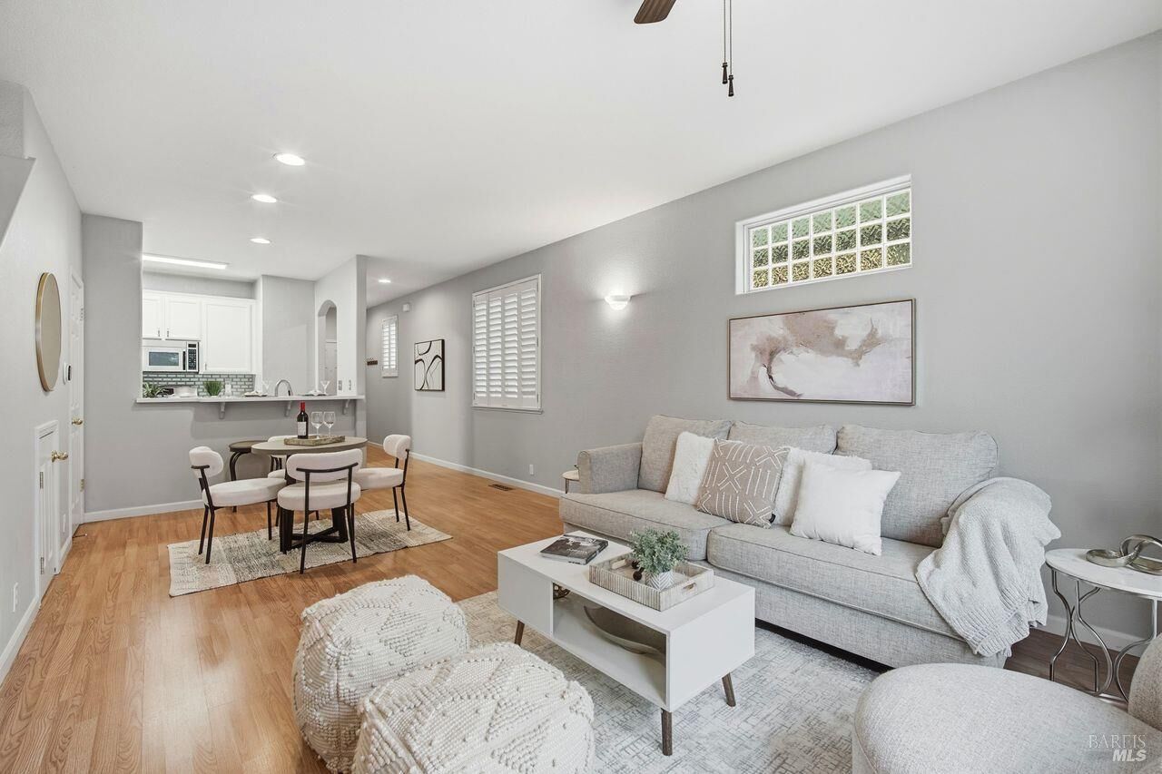 Property Photo: 384 Mark West Commons Circle CA 95403