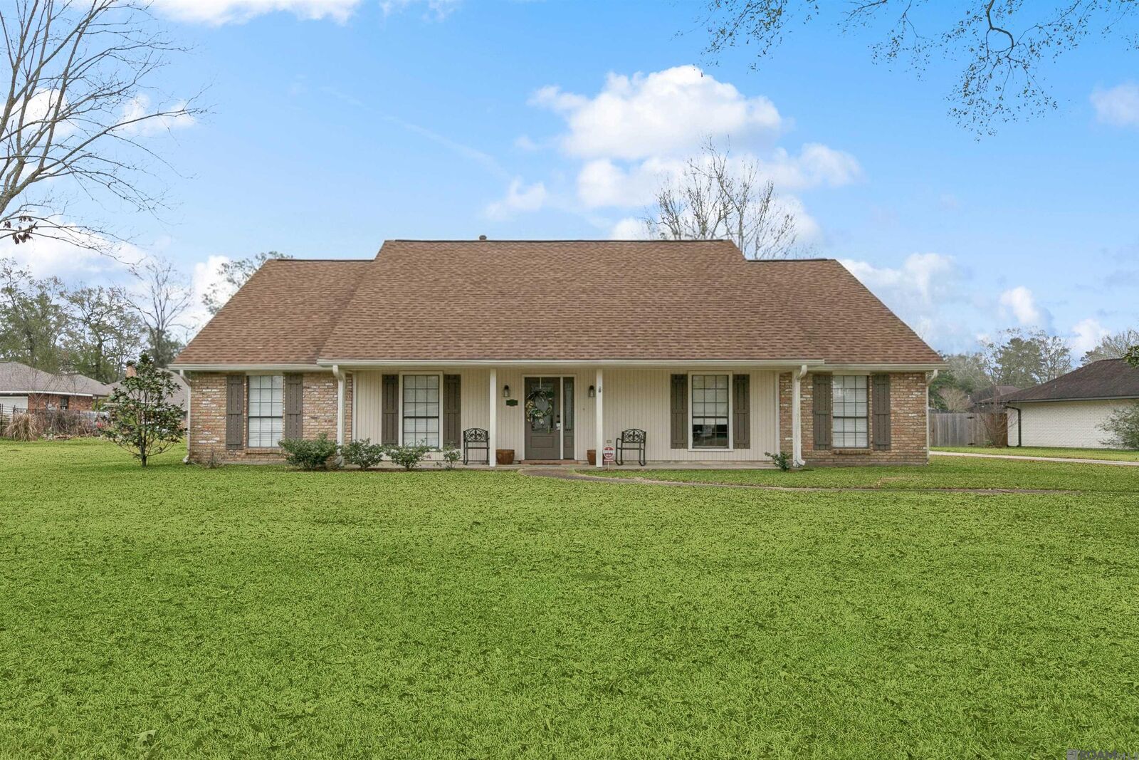 Property Photo: 1037 Crossbow Dr LA 70816