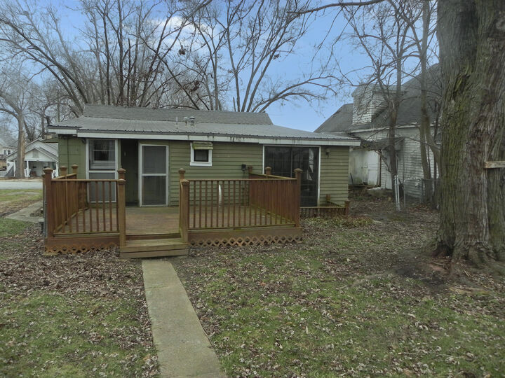 Property Photo: 1009 N Clark St MO 65265