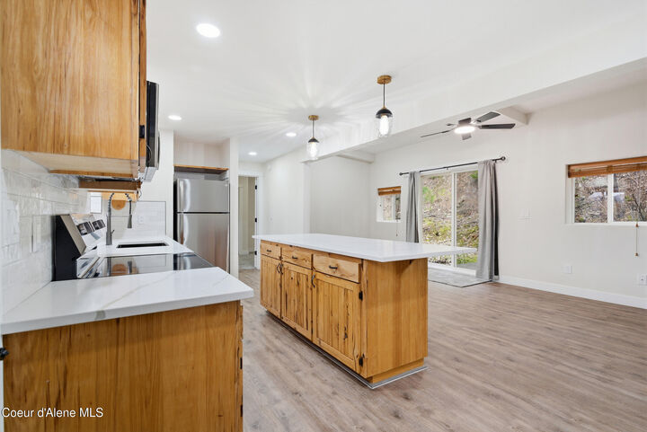 Property Photo:  43143 Riverview Dr Apt 8  ID 83839 