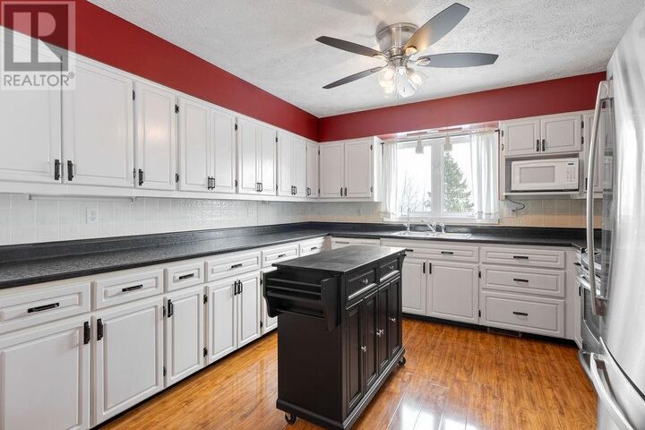 Property Photo:  162 15th Sideroad E  ON P0P 2C0 