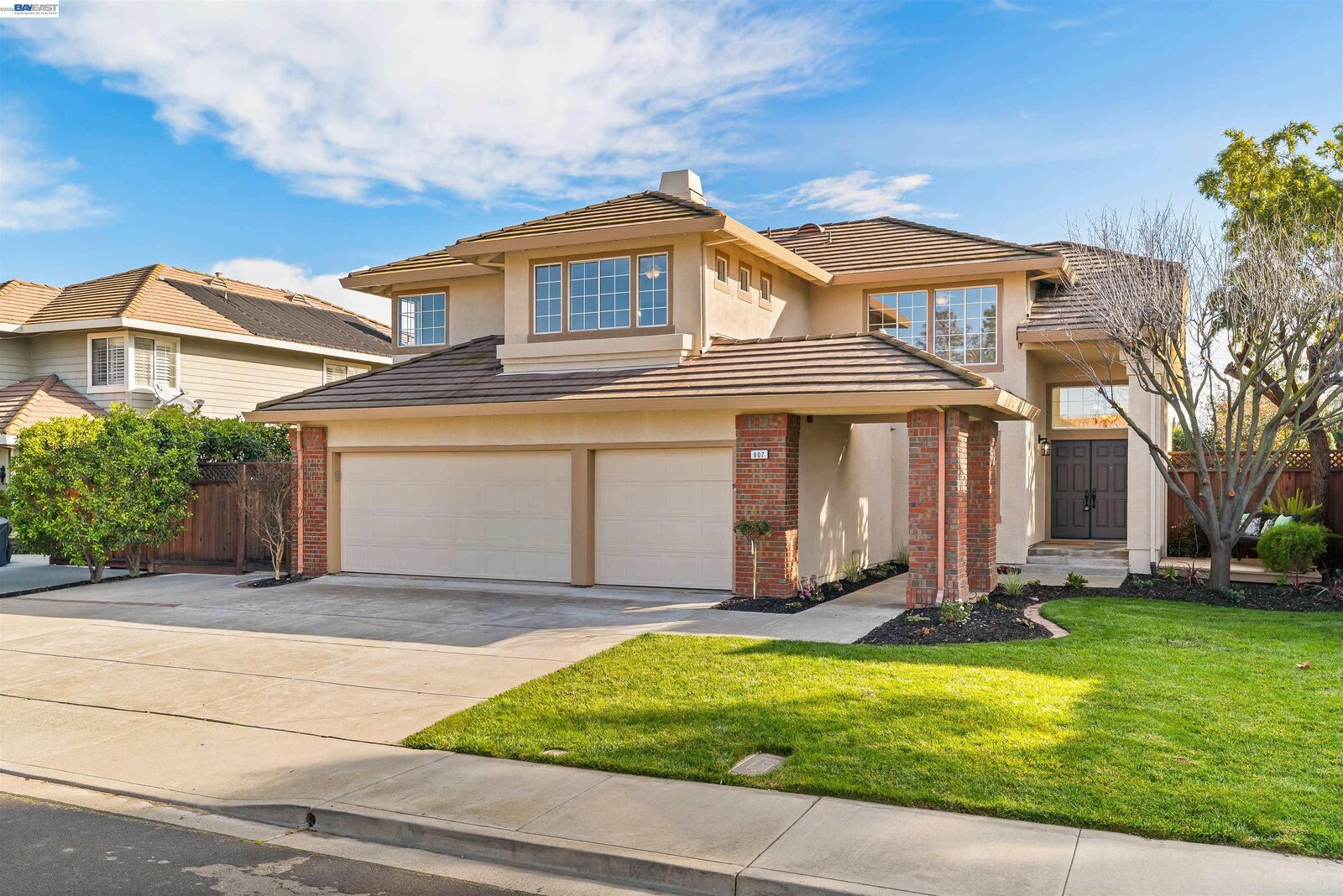 Property Photo: 807 Placenza St CA 94551