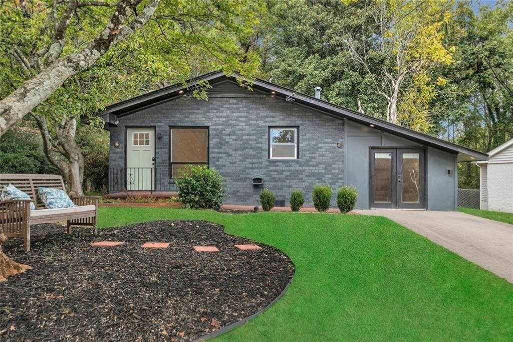 Property Photo:  1265 Calhoun Avenue  GA 30344 