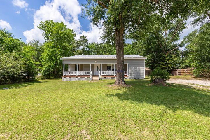 Property Photo:  240 7th Street  TX 75862 