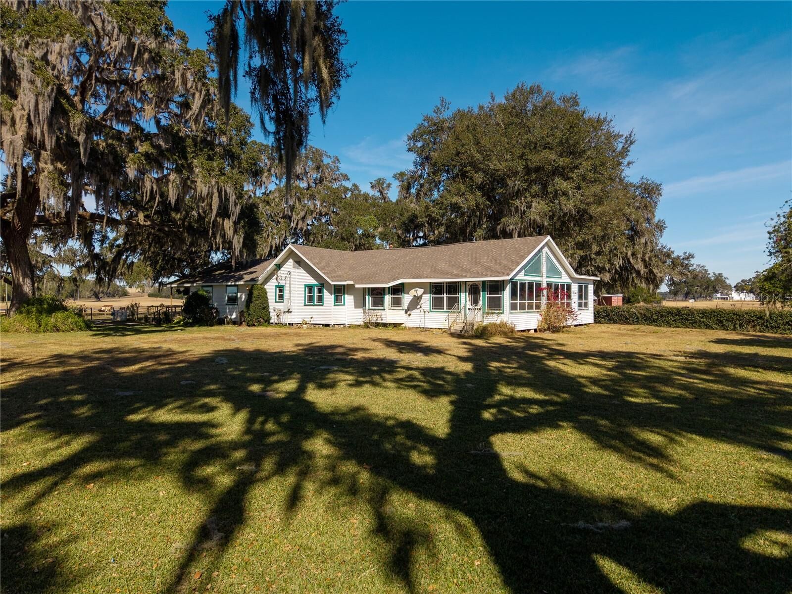 Property Photo:  9504 Fort King Road  FL 33525 