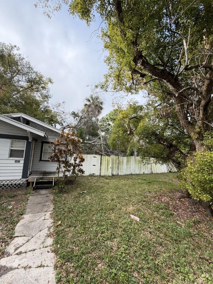 Property Photo:  1007 Jones Street  FL 33755 