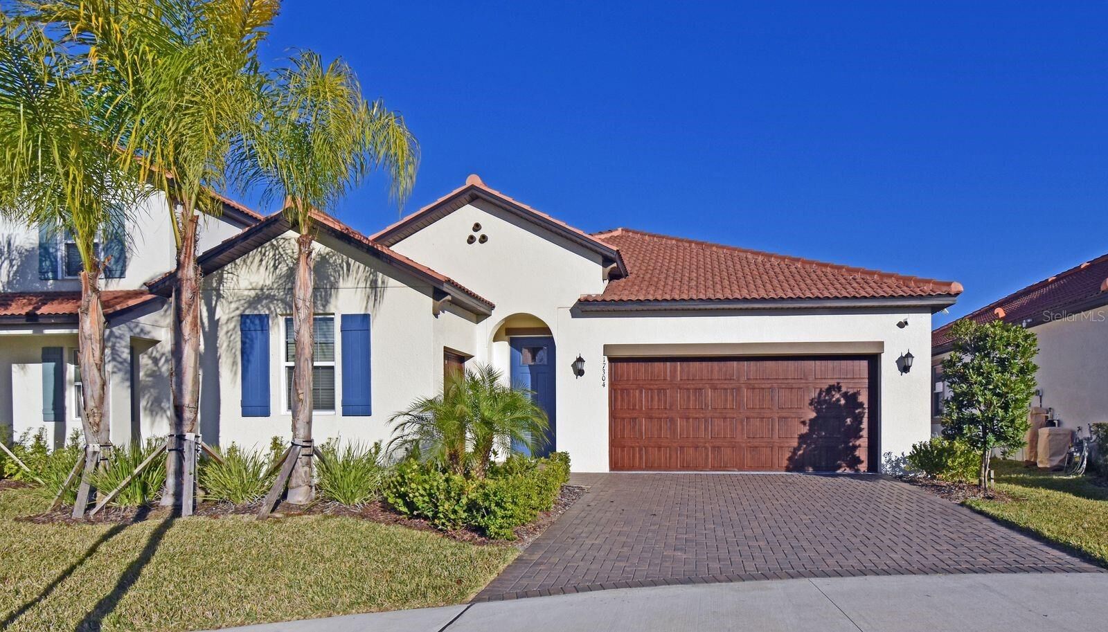Property Photo: 17304 Banded Gold Lane FL 33598