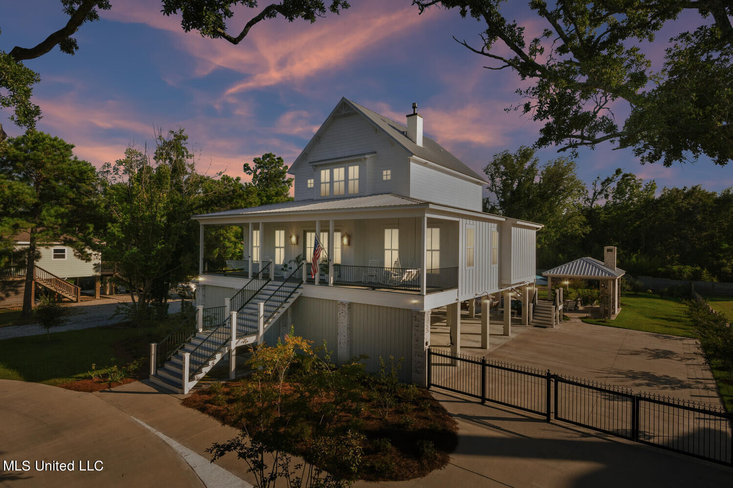 Property Photo:  209 Nicholson Avenue  MS 39576 