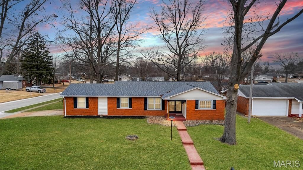 Property Photo:  2305 Belfast Drive  MO 63033 