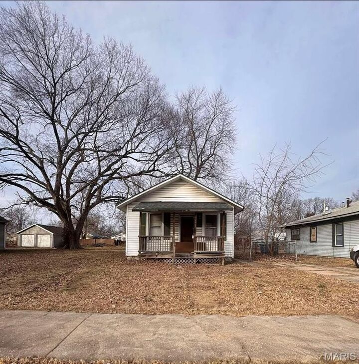 Property Photo:  2933 Warren Avenue  IL 62040 