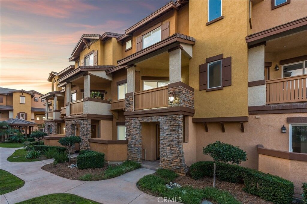 Property Photo:  521 N Lark Ellen B  CA 91722 