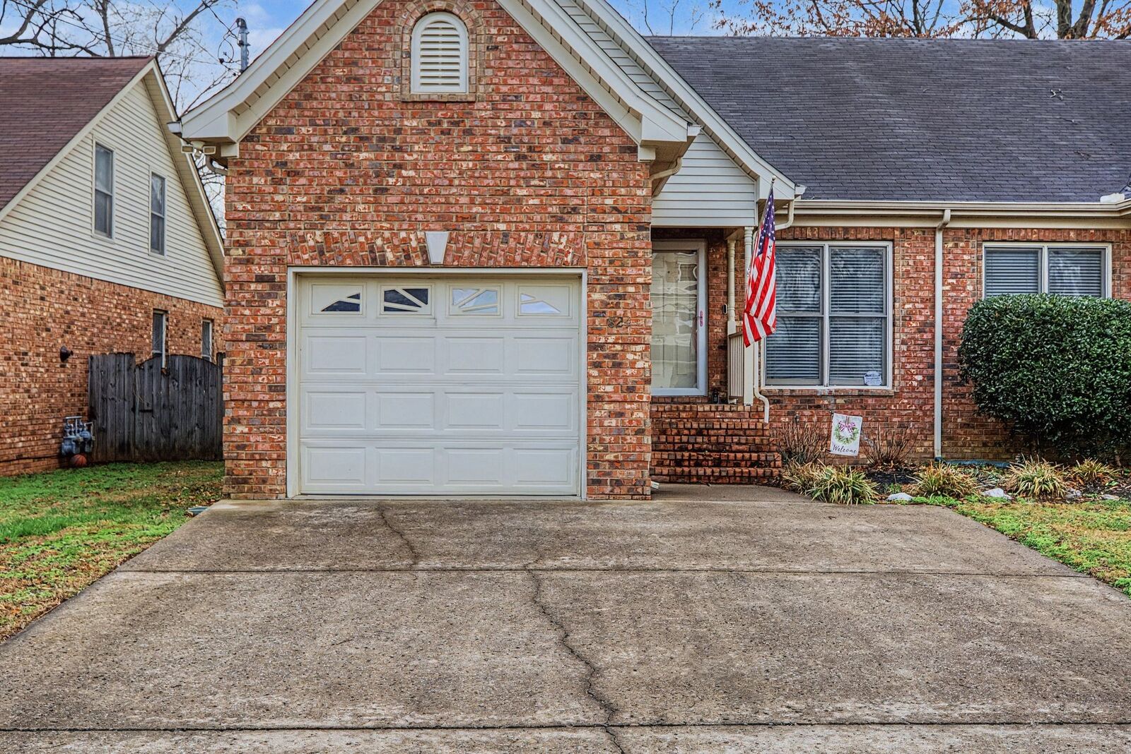 Property Photo:  824 N Maple St  TN 37130 