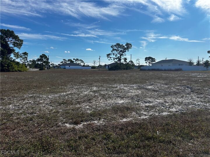 Property Photo:  2541 NW 24th Place  FL 33993 