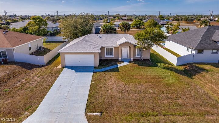 Property Photo:  2102 NE 17th Avenue  FL 33909 