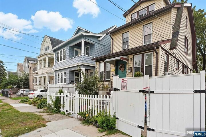 Property Photo:  78 Valley Street  NJ 07106 