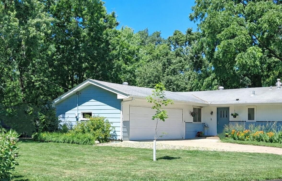 Property Photo: 15880 Tonkawood Drive MN 55345
