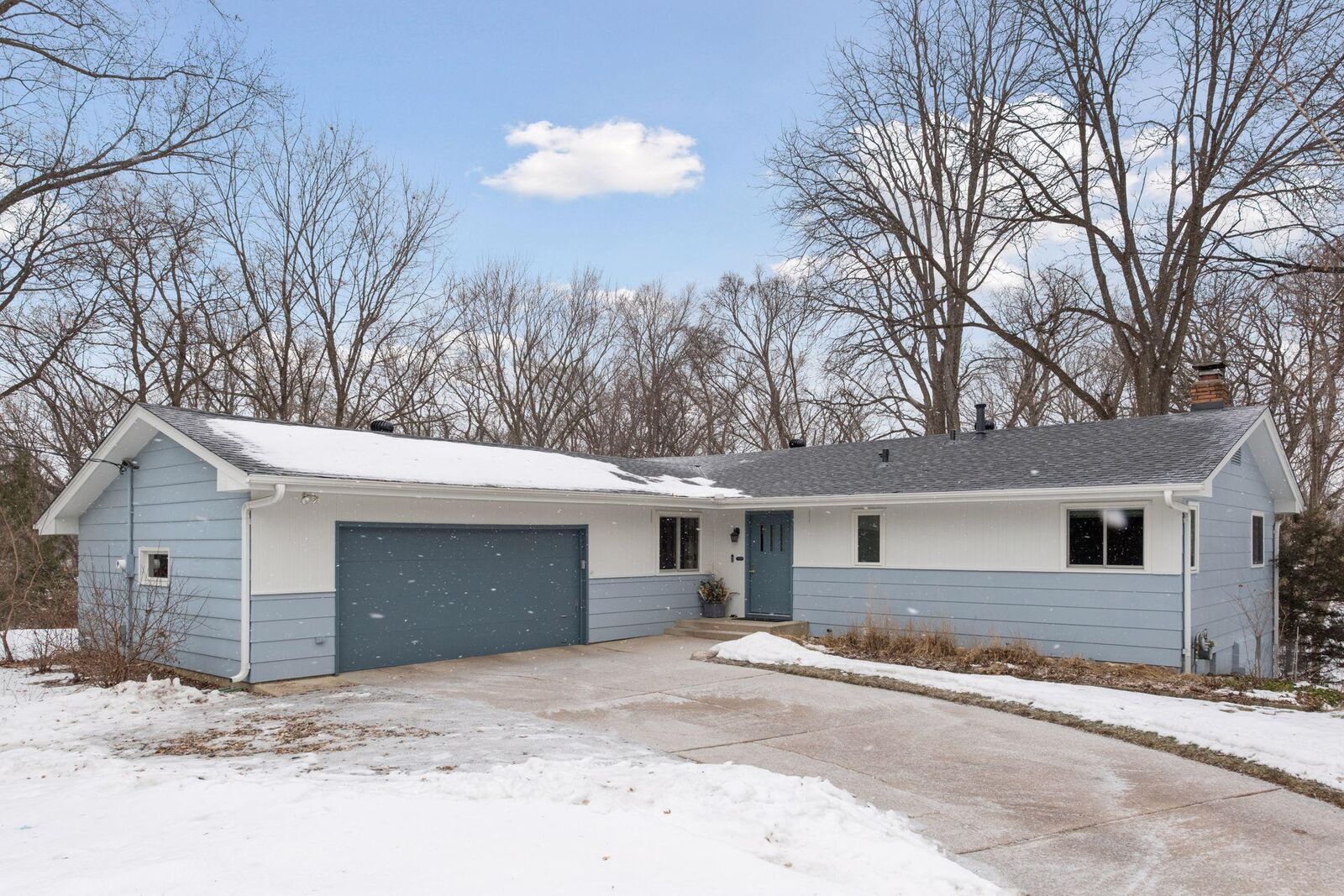 Property Photo:  15880 Tonkawood Drive  MN 55345 