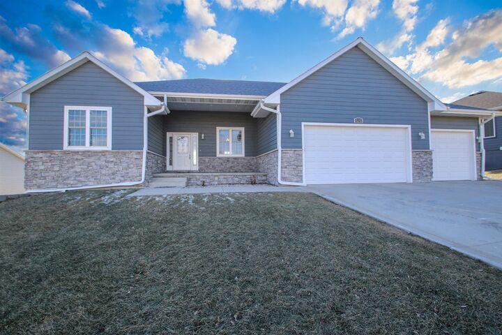 Property Photo: 4248 Fieldcrest Drive IA 51103