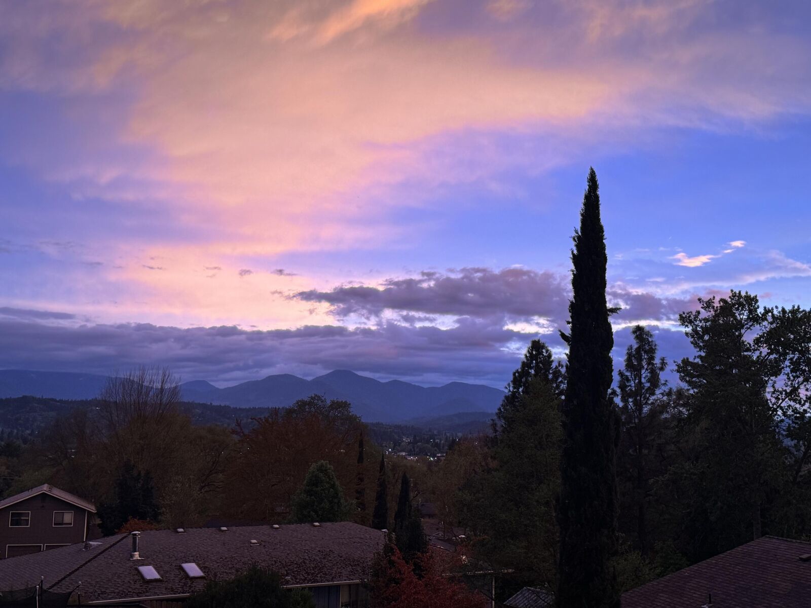 Property Photo:  956 NE Beacon Drive  OR 97526 