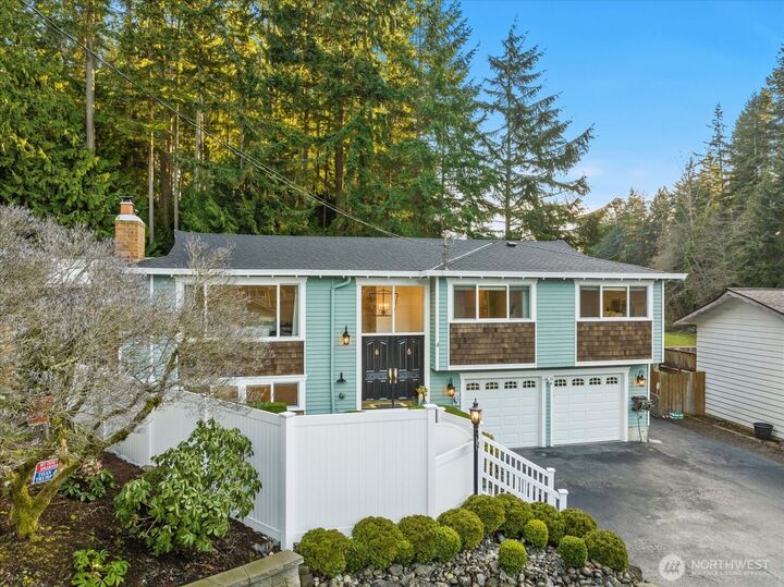 Property Photo:  9424  235th Place SW  WA 98020 