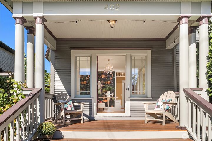 Property Photo: 402 W Galer Street WA 98119