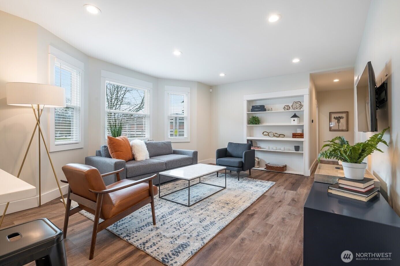 Property Photo:  2100  1st Avenue W  WA 98119 