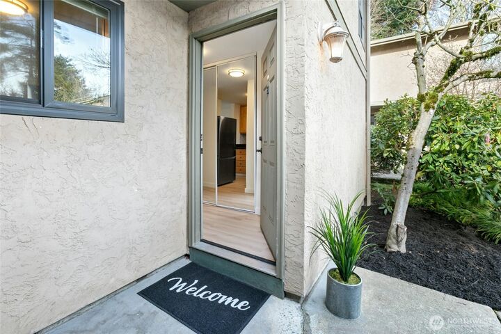 Property Photo:  10002 NE 138th Place T1  WA 98034 