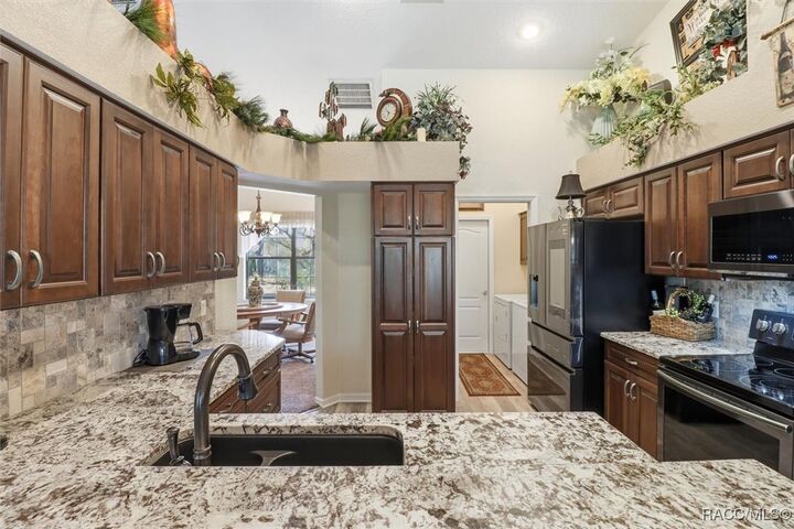 Property Photo:  1 Linder Street  FL 34446 