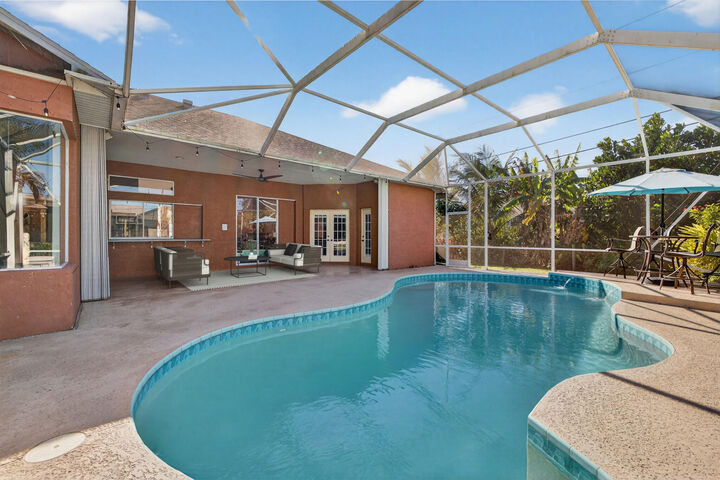 Property Photo: 539 SE Nome Drive FL 34984