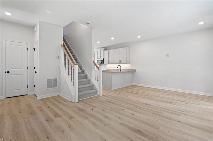 Property Photo:  1008 Serene Rd 103  VA 23435 