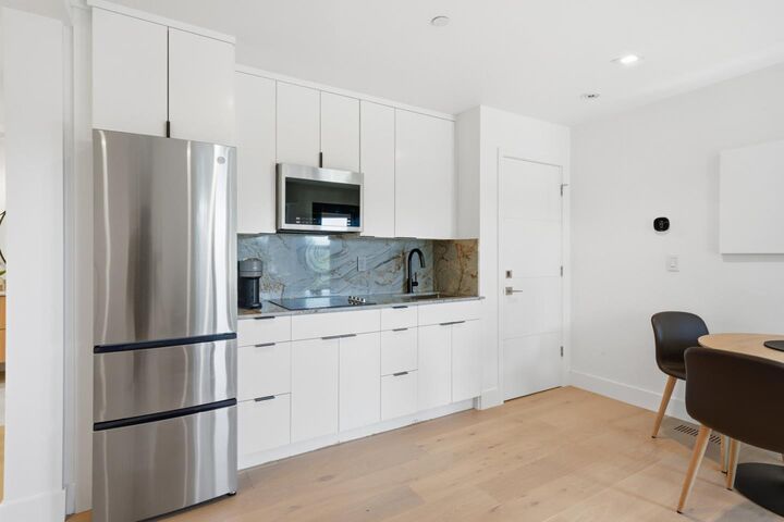 Property Photo:  95 Lerida Court B  CA 94028 