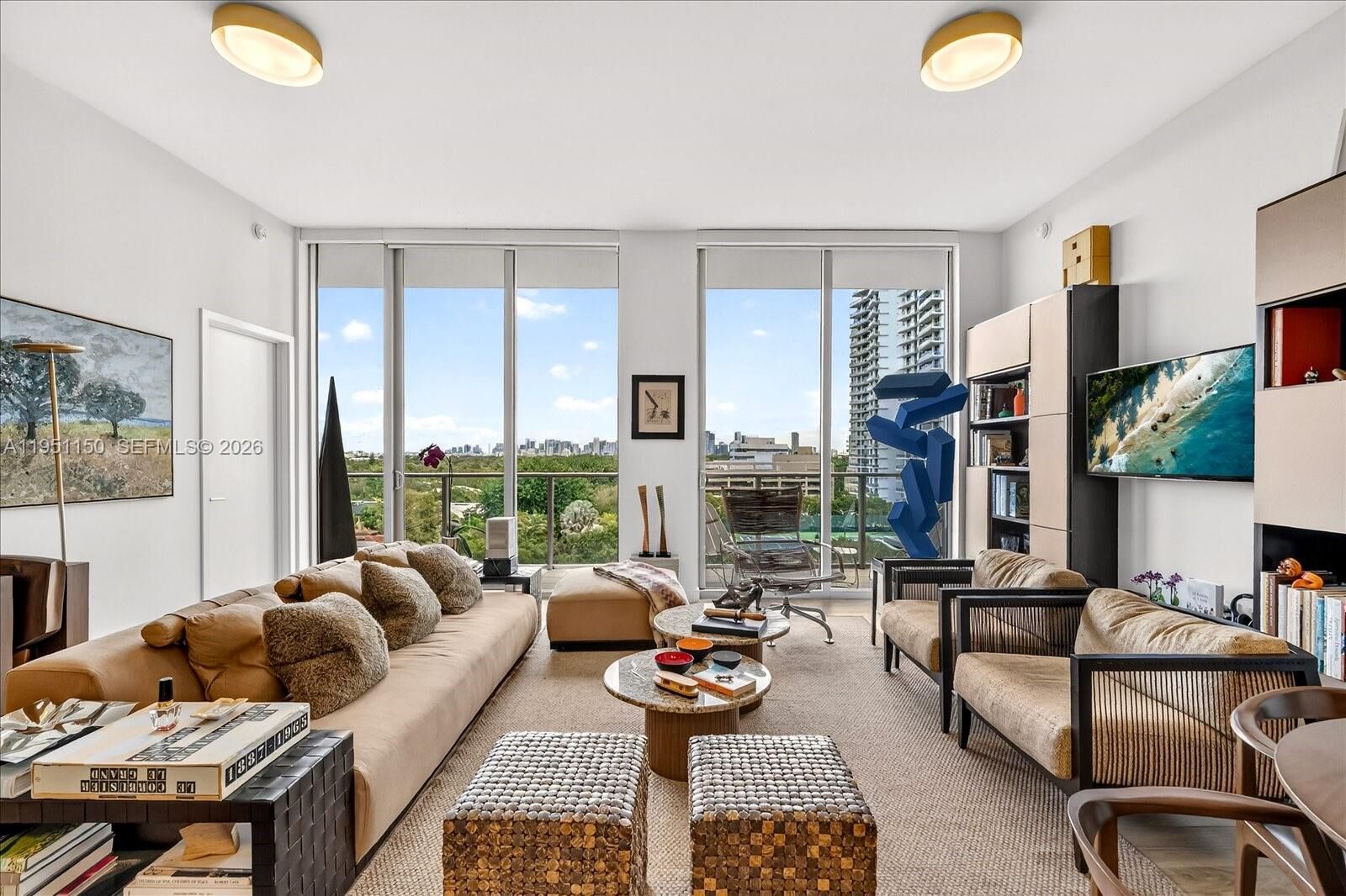 Property Photo: 2678 Tigertail Ave 604 FL 33133