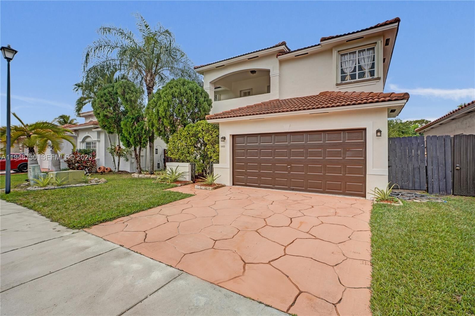 Property Photo: 5502 SW 162nd Pl FL 33185