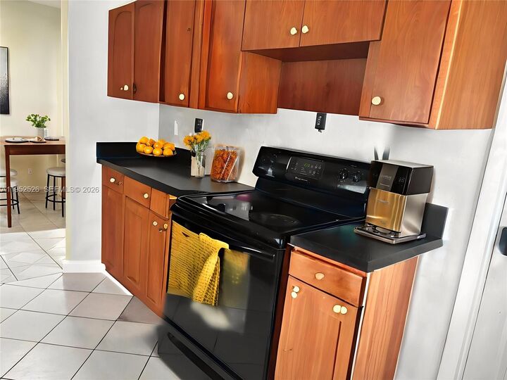 Property Photo:  901 Ocean Dr  FL 33426 