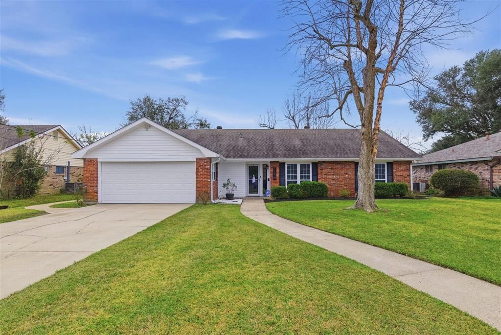 Property Photo: 115 Greenway Street LA 70605