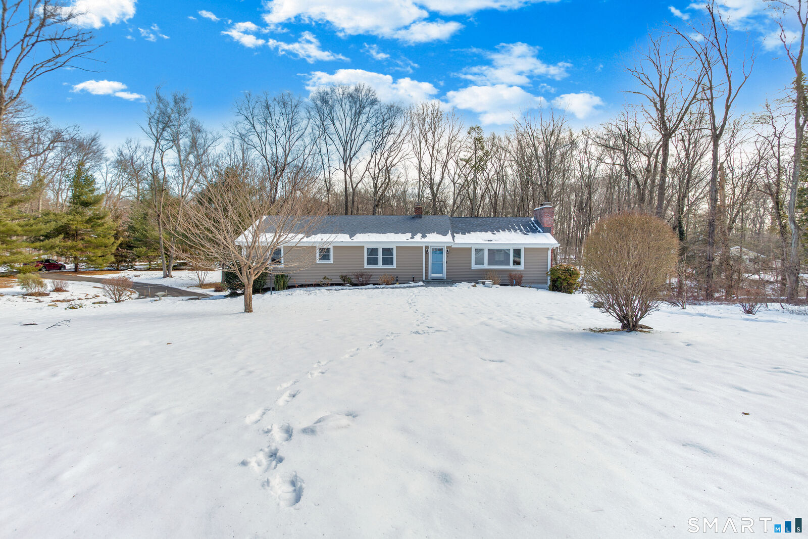 Property Photo: 5 Lorraine Drive CT 06525