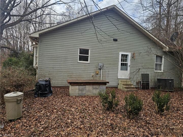 Property Photo:  130 Eagles Nest Lane  NC 28625 