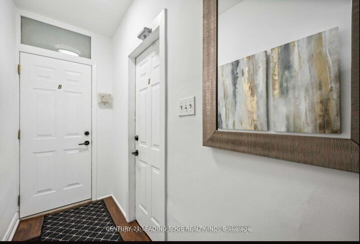 Photo de la propriété:  360 Coxwell Avenue A  ON M4L 3B7 