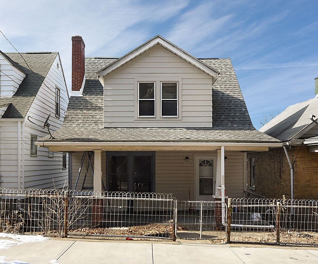 Property Photo:  825 Pine Street  PA 15003 