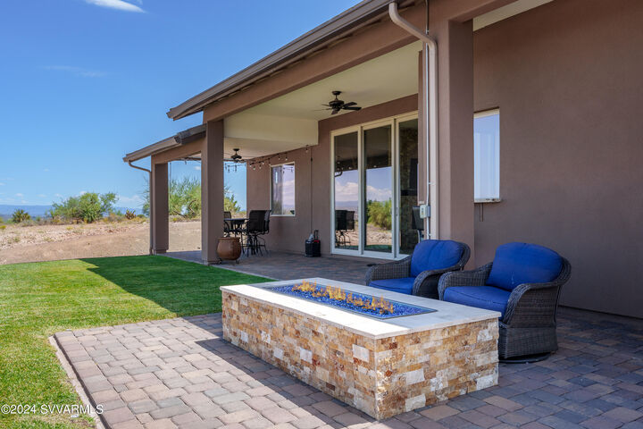 Property Photo:  1440 E Diamondback Drive  AZ 86326 