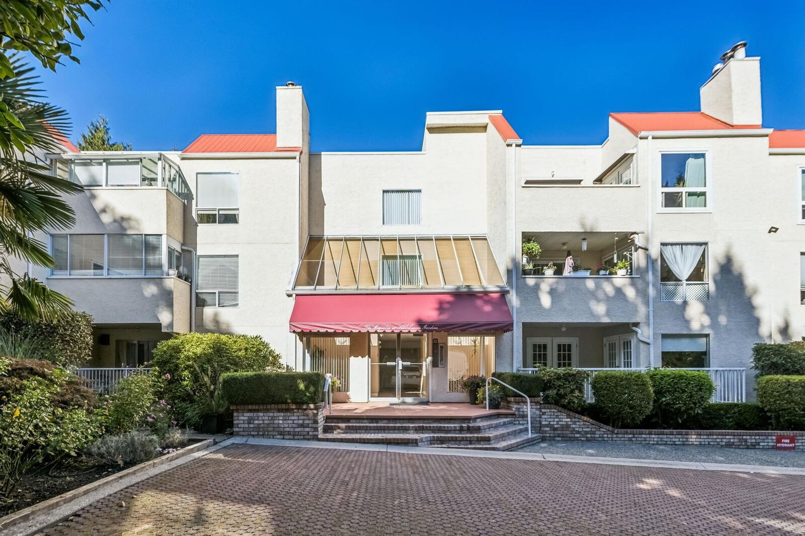 Property Photo: 1441 Garden Place 103 BC V4M 3Z2