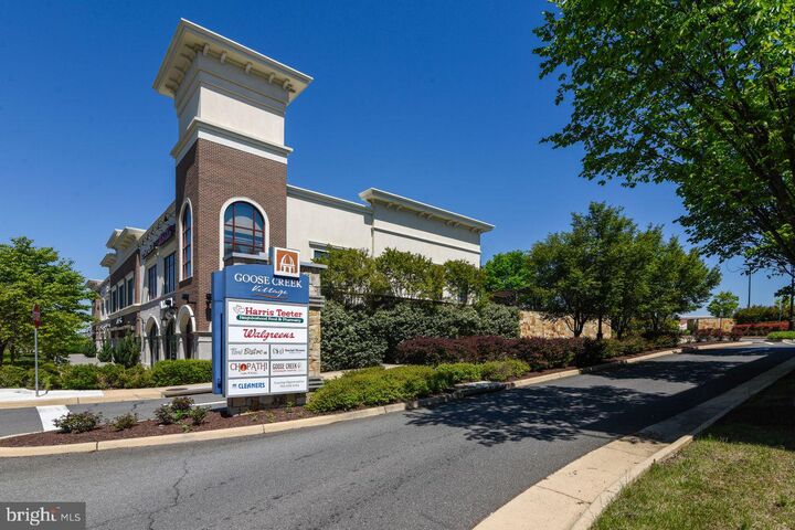 Property Photo: 20630 Sibbald Square VA 20147