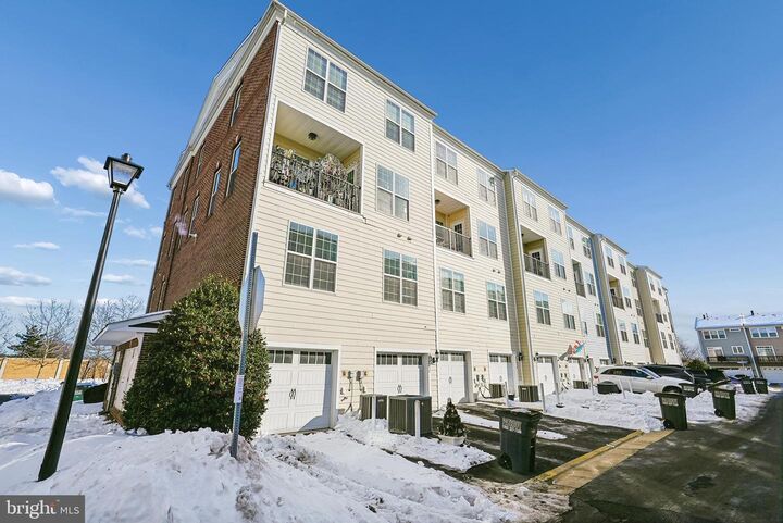 Property Photo:  20630 Sibbald Square  VA 20147 