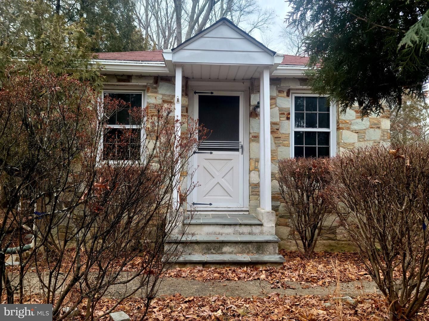 Property Photo:  370 Eggerts Crossing Road  NJ 08648 