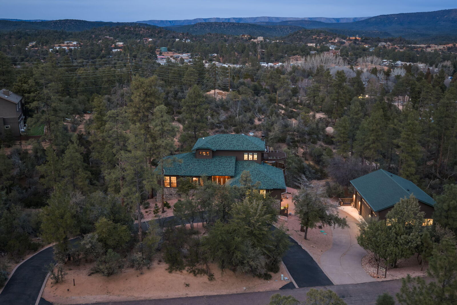 Property Photo:  128 E Saddleback Trail  AZ 85541 