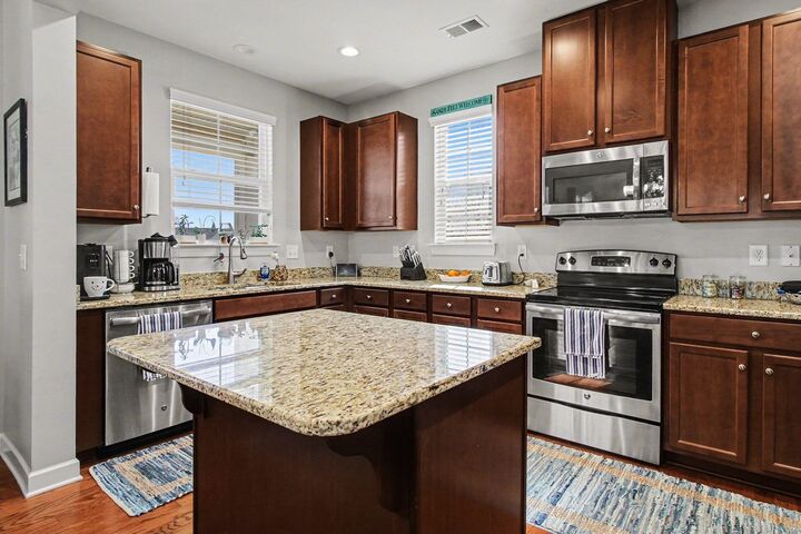 Property Photo:  1811 D High St.  SC 29577 