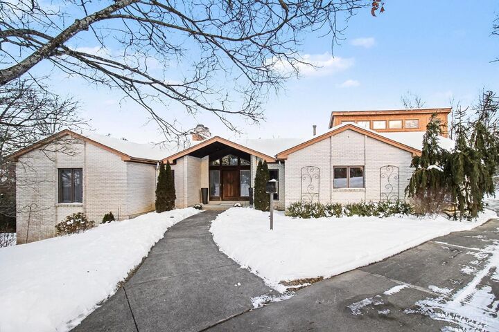 Property Photo: 6195 Squirrelwoods Lane OH 45247